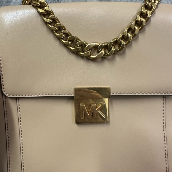 Michael Kors leather backpack - Picture 3 of 7